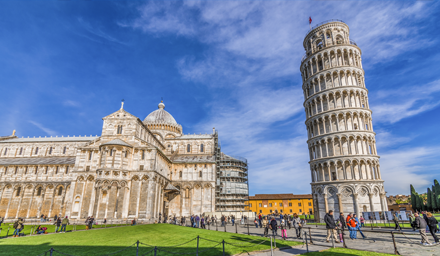 The Leaning Tower of Pisa makes for a great school travel destination